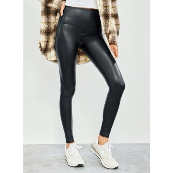Aritzia Wilfred Free Daria Pant High Rise Vegan Leather Leggings Black XXS B18 - Picture 1 of 7